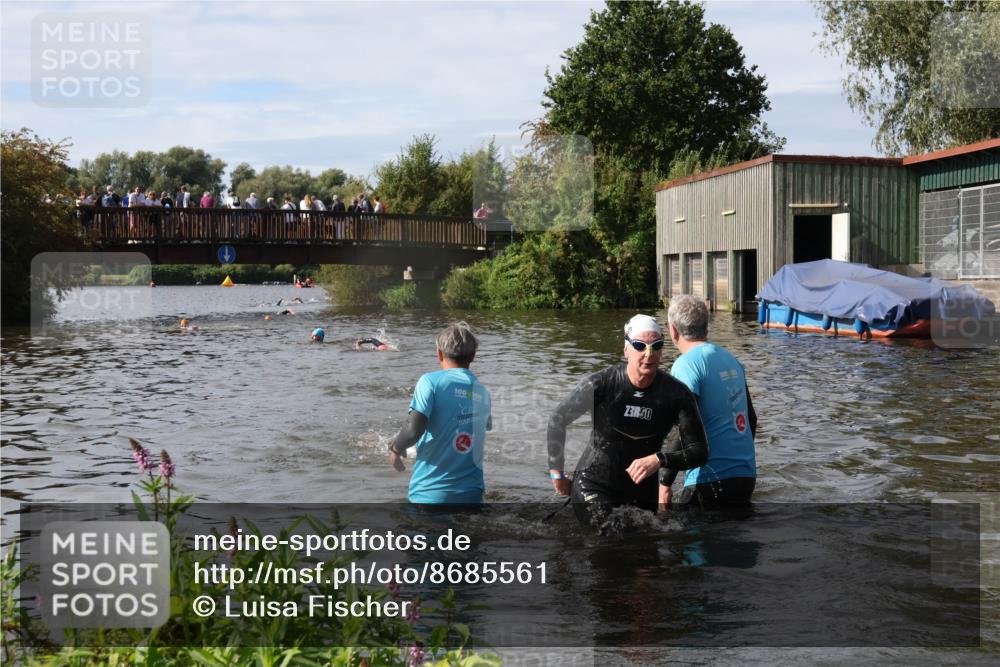 31.08.2025 - Elbe Triathlon Hamburg Luisa Fischer http://msf.ph/oto/8685561 31.08.2025 10:39:20 Schwimmen 1371, 1419, 1483 meine-sportfotos.de