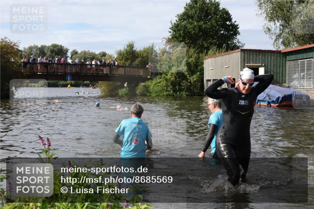 31.08.2025 - Elbe Triathlon Hamburg Luisa Fischer http://msf.ph/oto/8685569 31.08.2025 10:39:22 Schwimmen 1419, 1483 meine-sportfotos.de
