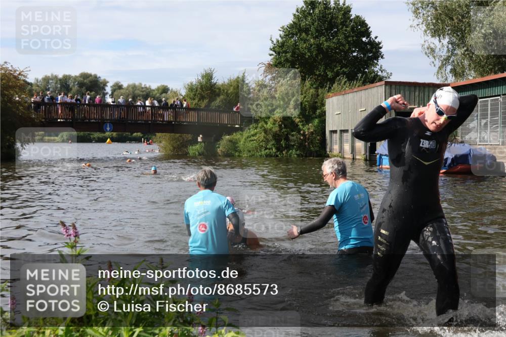 31.08.2025 - Elbe Triathlon Hamburg Luisa Fischer http://msf.ph/oto/8685573 31.08.2025 10:39:23 Schwimmen 1419, 1483 meine-sportfotos.de