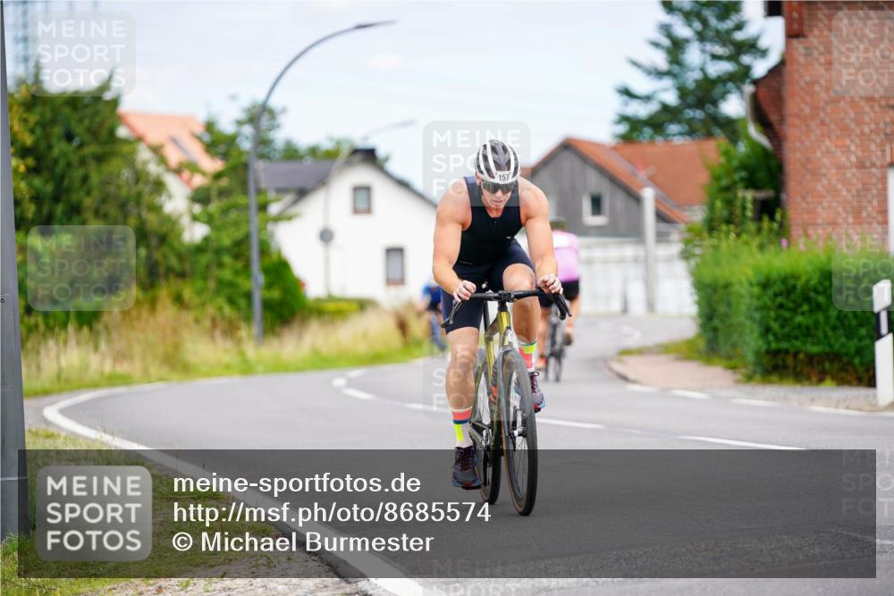 31.08.2025 - Elbe Triathlon Hamburg Michael Burmester http://msf.ph/oto/8685574 31.08.2025 14:11:12 Radfahren 123, 157, 159 meine-sportfotos.de