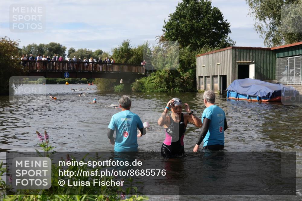 31.08.2025 - Elbe Triathlon Hamburg Luisa Fischer http://msf.ph/oto/8685576 31.08.2025 10:39:24 Schwimmen 1419, 1448, 1483 meine-sportfotos.de