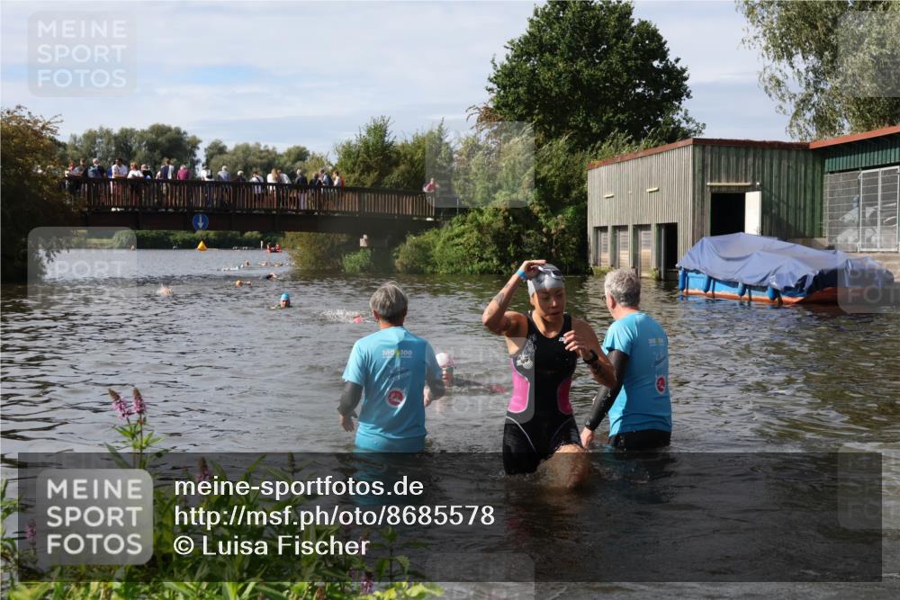 31.08.2025 - Elbe Triathlon Hamburg Luisa Fischer http://msf.ph/oto/8685578 31.08.2025 10:39:25 Schwimmen 1419, 1448, 1483 meine-sportfotos.de