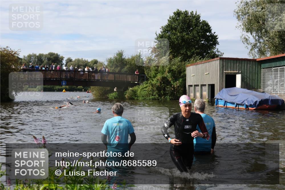 31.08.2025 - Elbe Triathlon Hamburg Luisa Fischer http://msf.ph/oto/8685589 31.08.2025 10:39:31 Schwimmen 1419, 1448 meine-sportfotos.de