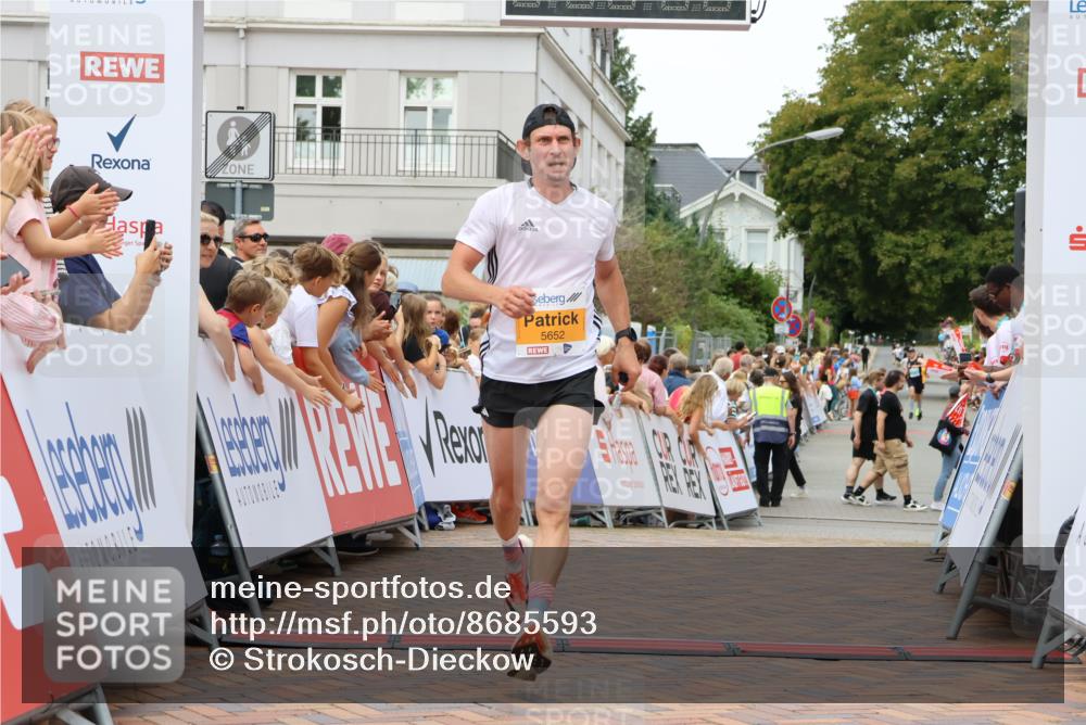 31.08.2025 - 21. Blankeneser Heldenlauf Strokosch-Dieckow http://msf.ph/oto/8685593 31.08.2025 12:00:45 Ziel 5652, 4333 meine-sportfotos.de