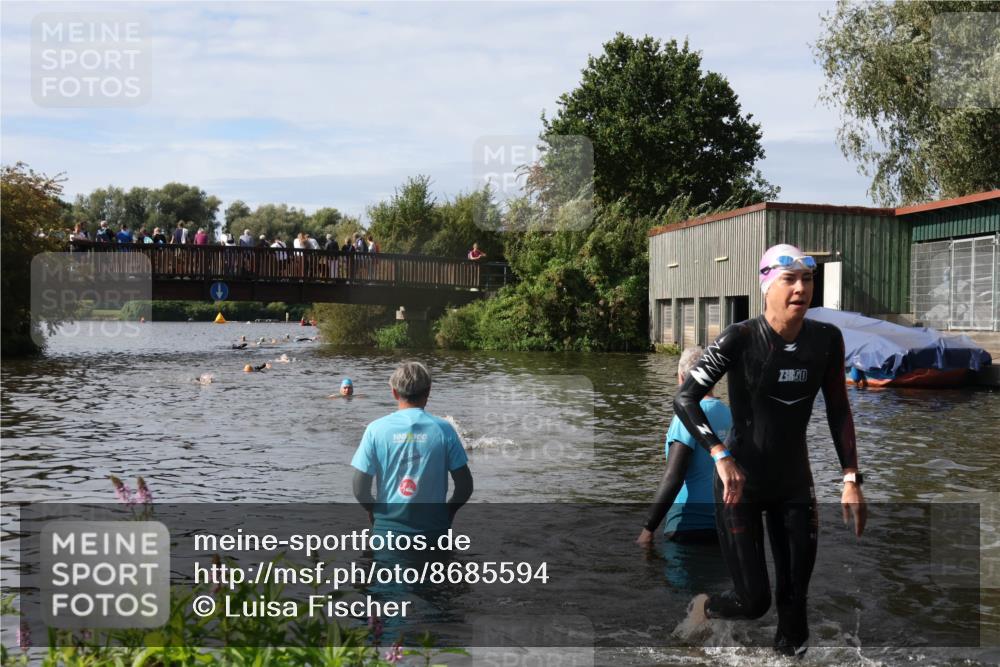 31.08.2025 - Elbe Triathlon Hamburg Luisa Fischer http://msf.ph/oto/8685594 31.08.2025 10:39:32 Schwimmen 1419, 1448 meine-sportfotos.de