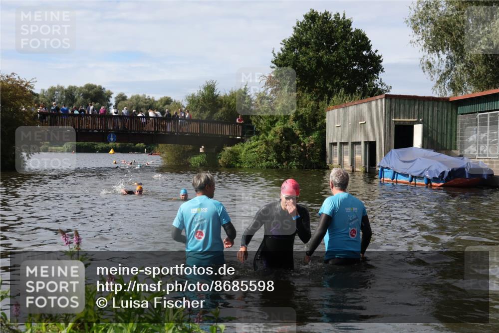 31.08.2025 - Elbe Triathlon Hamburg Luisa Fischer http://msf.ph/oto/8685598 31.08.2025 10:39:40 Schwimmen 1418 meine-sportfotos.de