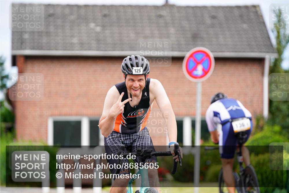 31.08.2025 - Elbe Triathlon Hamburg Michael Burmester http://msf.ph/oto/8685605 31.08.2025 14:11:30 Radfahren 129 meine-sportfotos.de