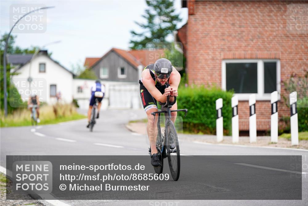 31.08.2025 - Elbe Triathlon Hamburg Michael Burmester http://msf.ph/oto/8685609 31.08.2025 14:11:32 Radfahren 129, 131 meine-sportfotos.de