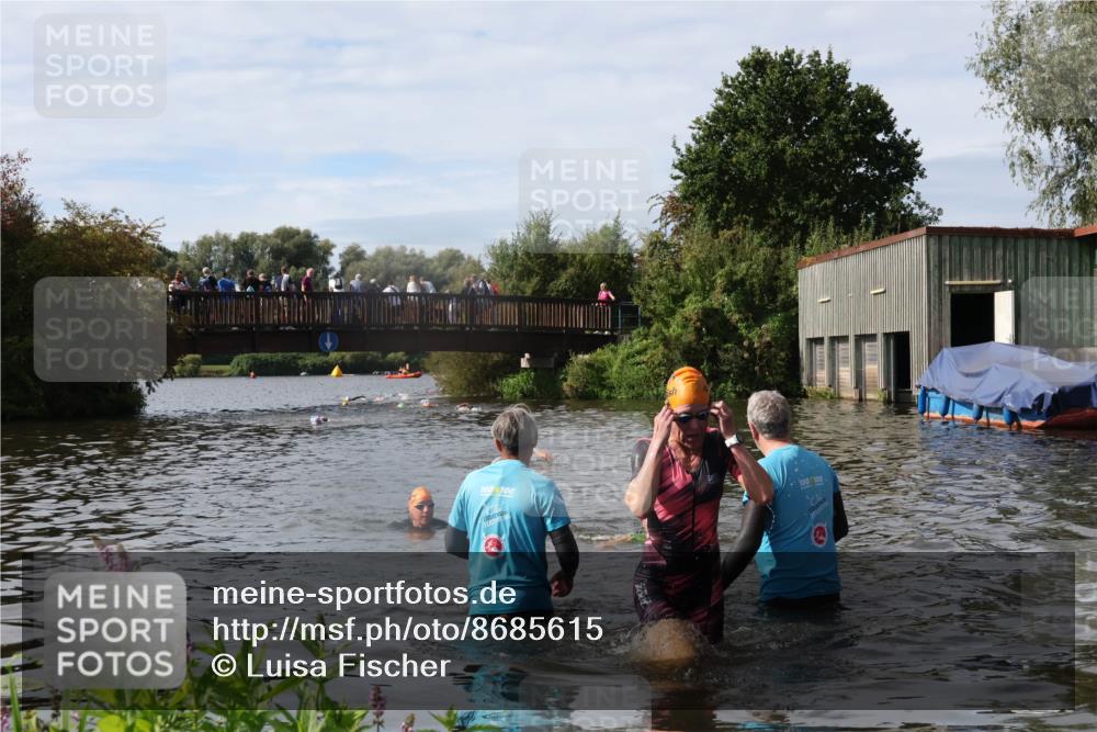 31.08.2025 - Elbe Triathlon Hamburg Luisa Fischer http://msf.ph/oto/8685615 31.08.2025 10:39:57 Schwimmen 1488 meine-sportfotos.de