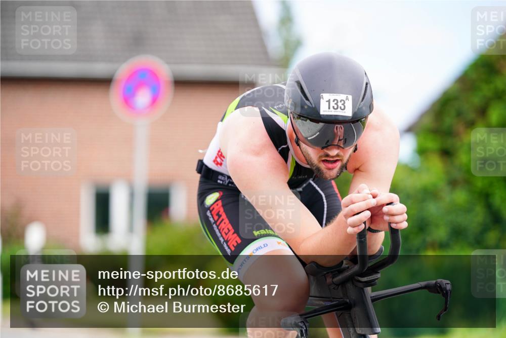 31.08.2025 - Elbe Triathlon Hamburg Michael Burmester http://msf.ph/oto/8685617 31.08.2025 14:11:33 Radfahren 129, 131 meine-sportfotos.de