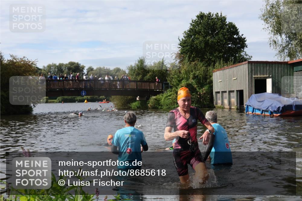 31.08.2025 - Elbe Triathlon Hamburg Luisa Fischer http://msf.ph/oto/8685618 31.08.2025 10:39:58 Schwimmen 1295, 1488 meine-sportfotos.de
