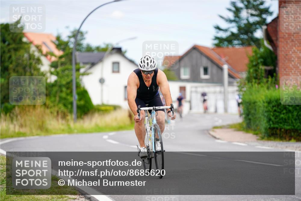 31.08.2025 - Elbe Triathlon Hamburg Michael Burmester http://msf.ph/oto/8685620 31.08.2025 14:11:37 Radfahren 131 meine-sportfotos.de