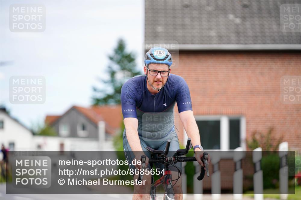 31.08.2025 - Elbe Triathlon Hamburg Michael Burmester http://msf.ph/oto/8685654 31.08.2025 14:11:49 Radfahren 150, 163 meine-sportfotos.de