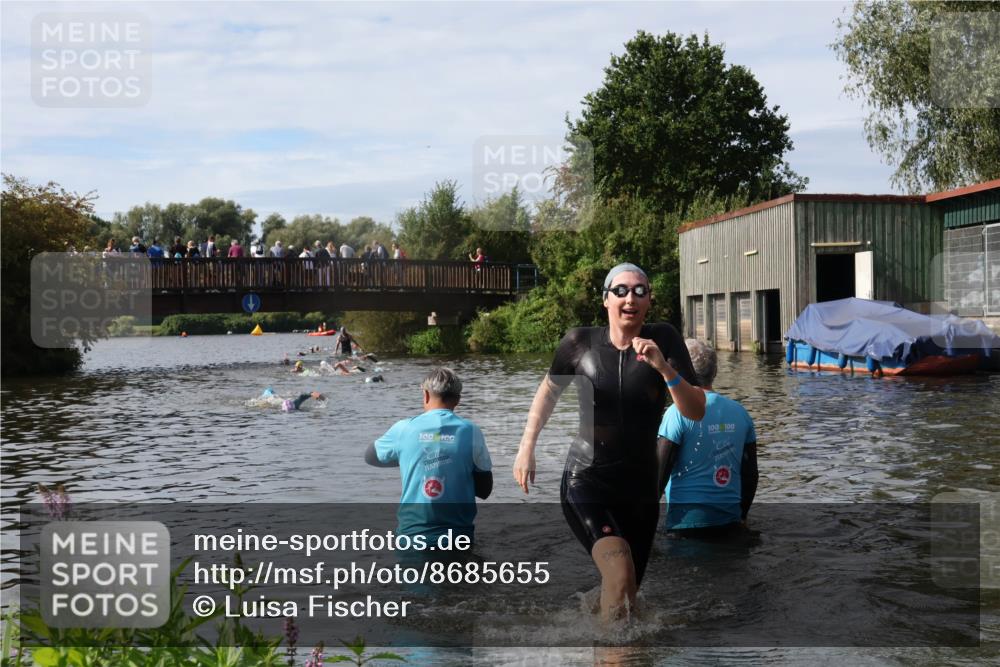31.08.2025 - Elbe Triathlon Hamburg Luisa Fischer http://msf.ph/oto/8685655 31.08.2025 10:40:13 Schwimmen 1386, 1446 meine-sportfotos.de