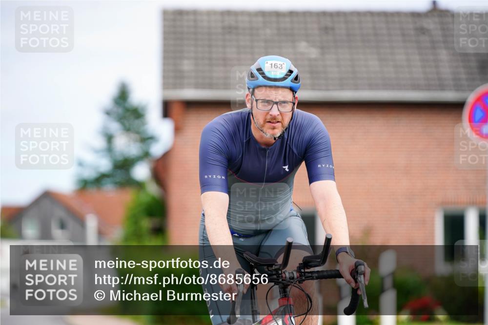 31.08.2025 - Elbe Triathlon Hamburg Michael Burmester http://msf.ph/oto/8685656 31.08.2025 14:11:49 Radfahren 150, 163 meine-sportfotos.de