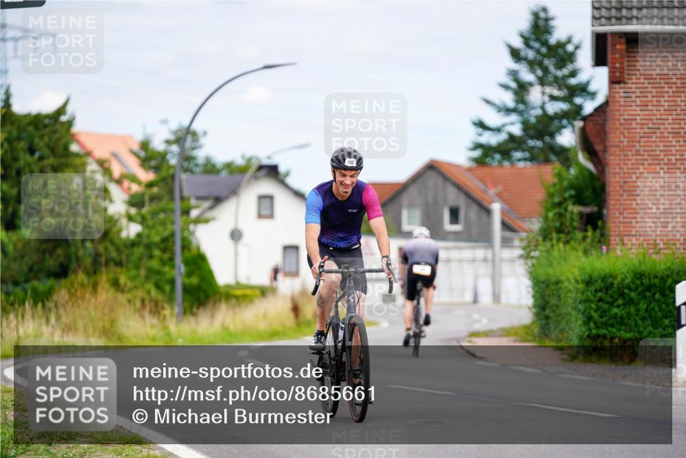 31.08.2025 - Elbe Triathlon Hamburg Michael Burmester http://msf.ph/oto/8685661 31.08.2025 14:11:54 Radfahren 150 meine-sportfotos.de