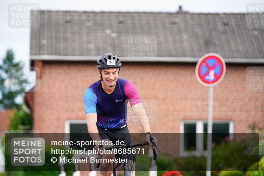 31.08.2025 - Elbe Triathlon Hamburg Michael Burmester http://msf.ph/oto/8685671 31.08.2025 14:11:55 Radfahren 150 meine-sportfotos.de