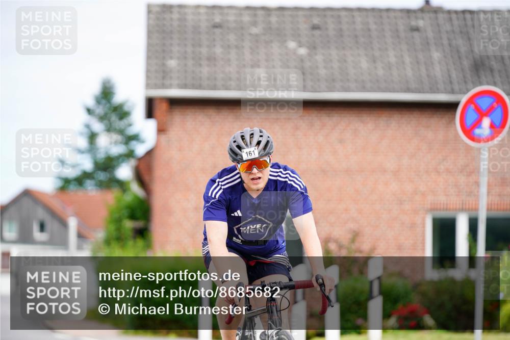 31.08.2025 - Elbe Triathlon Hamburg Michael Burmester http://msf.ph/oto/8685682 31.08.2025 14:12:03 Radfahren 146, 161 meine-sportfotos.de