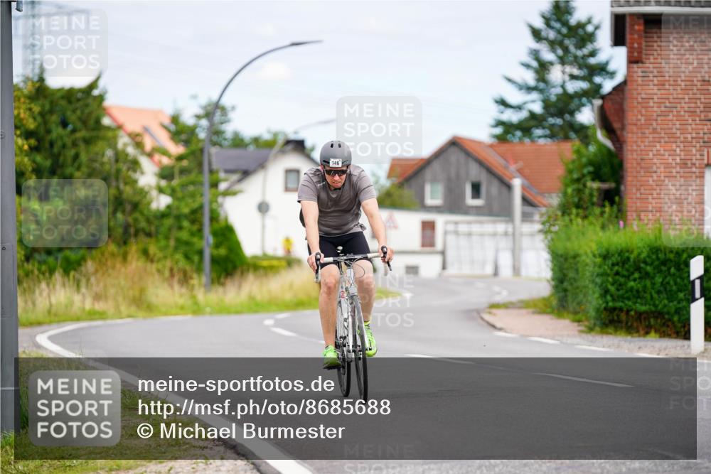 31.08.2025 - Elbe Triathlon Hamburg Michael Burmester http://msf.ph/oto/8685688 31.08.2025 14:12:07 Radfahren 146, 161 meine-sportfotos.de