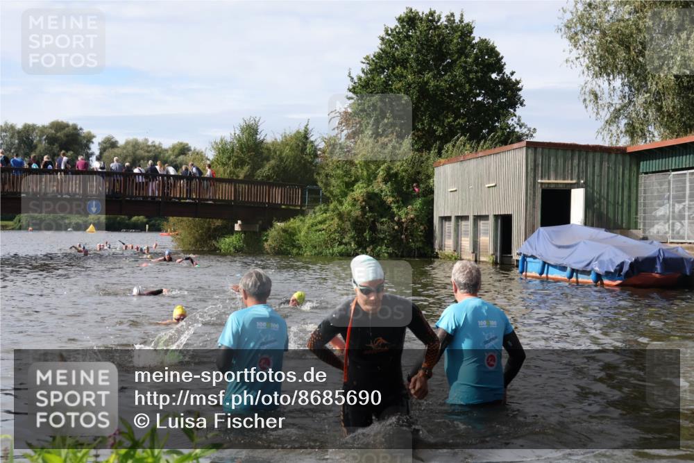 31.08.2025 - Elbe Triathlon Hamburg Luisa Fischer http://msf.ph/oto/8685690 31.08.2025 10:40:44 Schwimmen 1376, 1384, 1434 meine-sportfotos.de