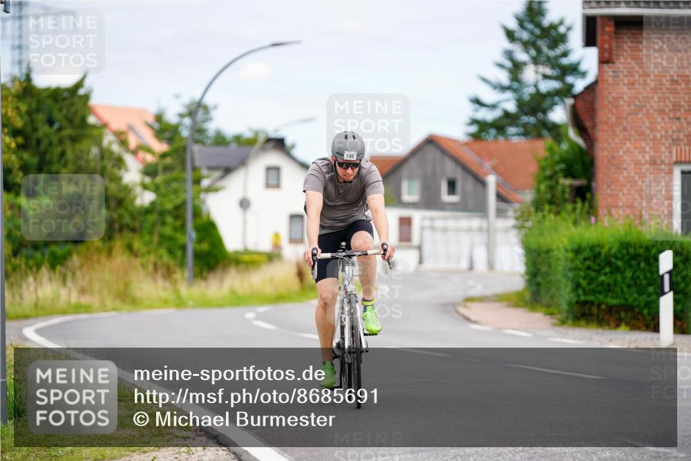 31.08.2025 - Elbe Triathlon Hamburg Michael Burmester http://msf.ph/oto/8685691 31.08.2025 14:12:08 Radfahren 146 meine-sportfotos.de