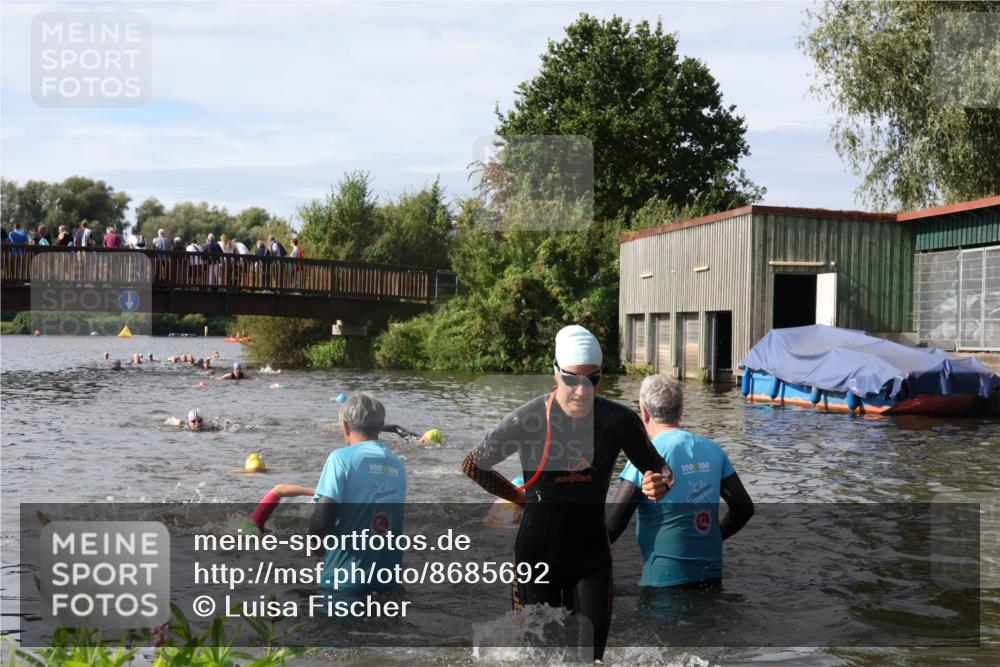 31.08.2025 - Elbe Triathlon Hamburg Luisa Fischer http://msf.ph/oto/8685692 31.08.2025 10:40:44 Schwimmen 1376, 1384, 1434 meine-sportfotos.de