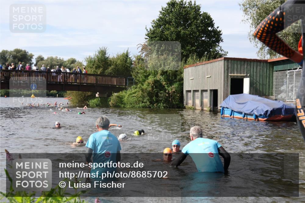 31.08.2025 - Elbe Triathlon Hamburg Luisa Fischer http://msf.ph/oto/8685702 31.08.2025 10:40:47 Schwimmen 1376, 1384, 1389, 1434, 1454 meine-sportfotos.de