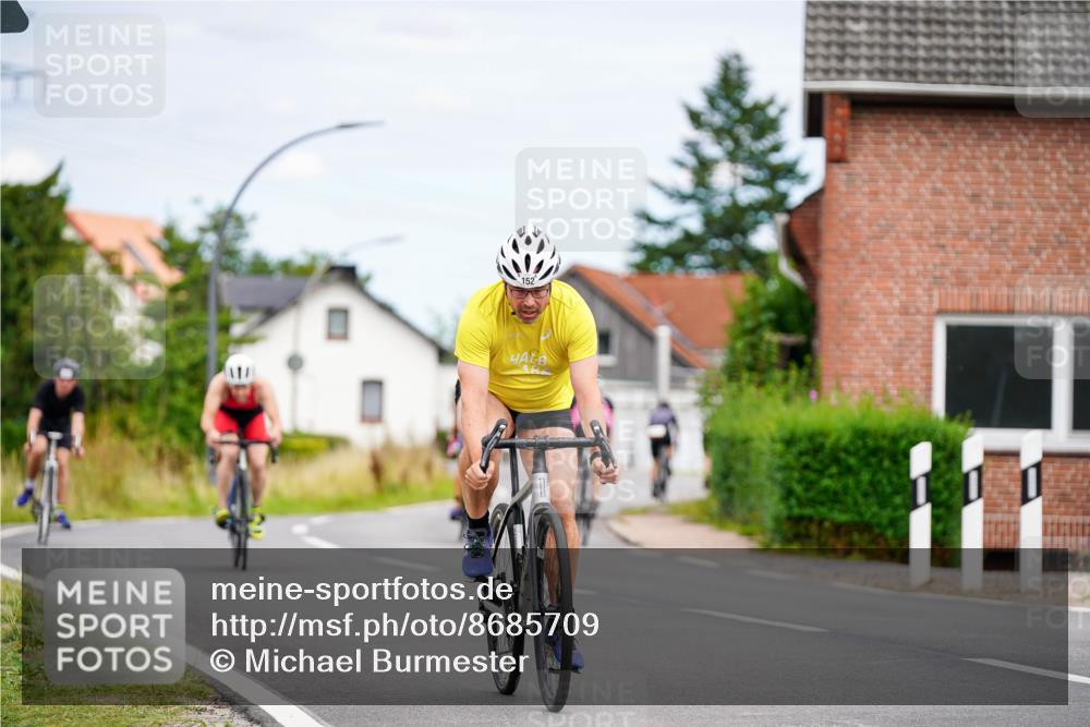 31.08.2025 - Elbe Triathlon Hamburg Michael Burmester http://msf.ph/oto/8685709 31.08.2025 14:12:22 Radfahren 125, 148, 152 meine-sportfotos.de