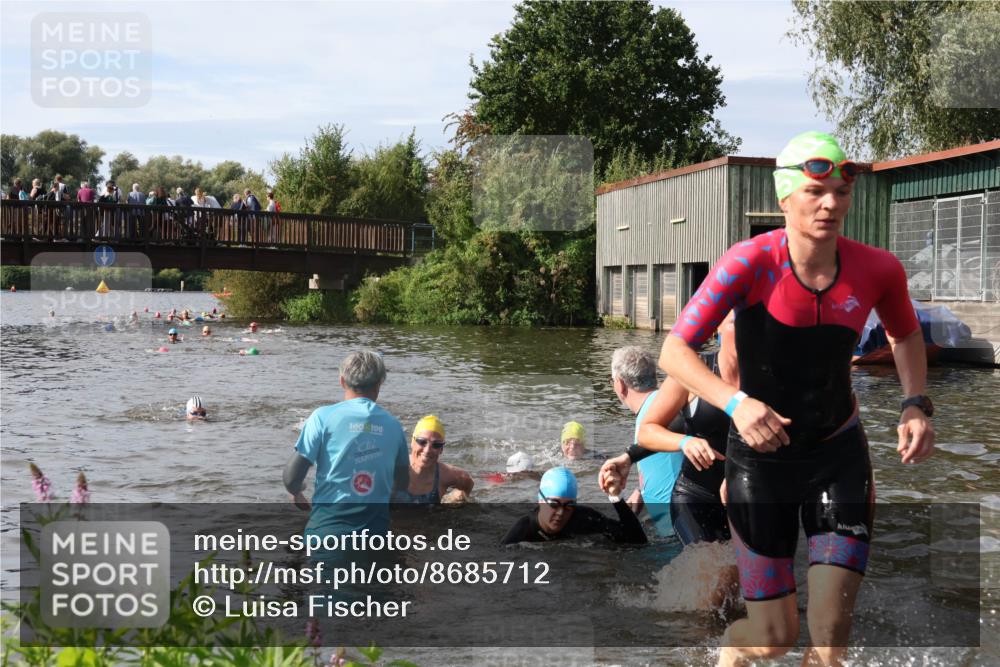 31.08.2025 - Elbe Triathlon Hamburg Luisa Fischer http://msf.ph/oto/8685712 31.08.2025 10:40:52 Schwimmen 1384, 1389, 1434, 1454, 1486 meine-sportfotos.de