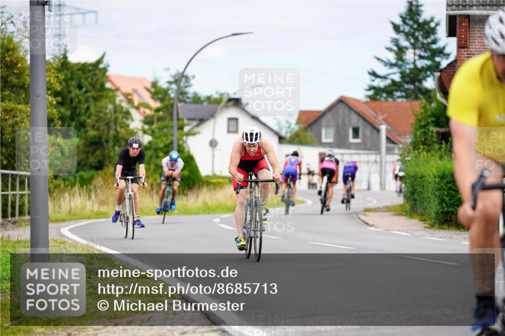 31.08.2025 - Elbe Triathlon Hamburg Michael Burmester http://msf.ph/oto/8685713 31.08.2025 14:12:22 Radfahren 125, 148, 152 meine-sportfotos.de