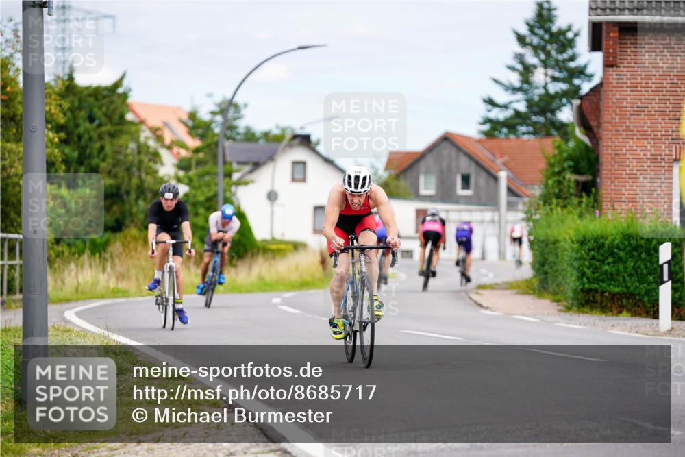 31.08.2025 - Elbe Triathlon Hamburg Michael Burmester http://msf.ph/oto/8685717 31.08.2025 14:12:23 Radfahren 125, 148, 152 meine-sportfotos.de