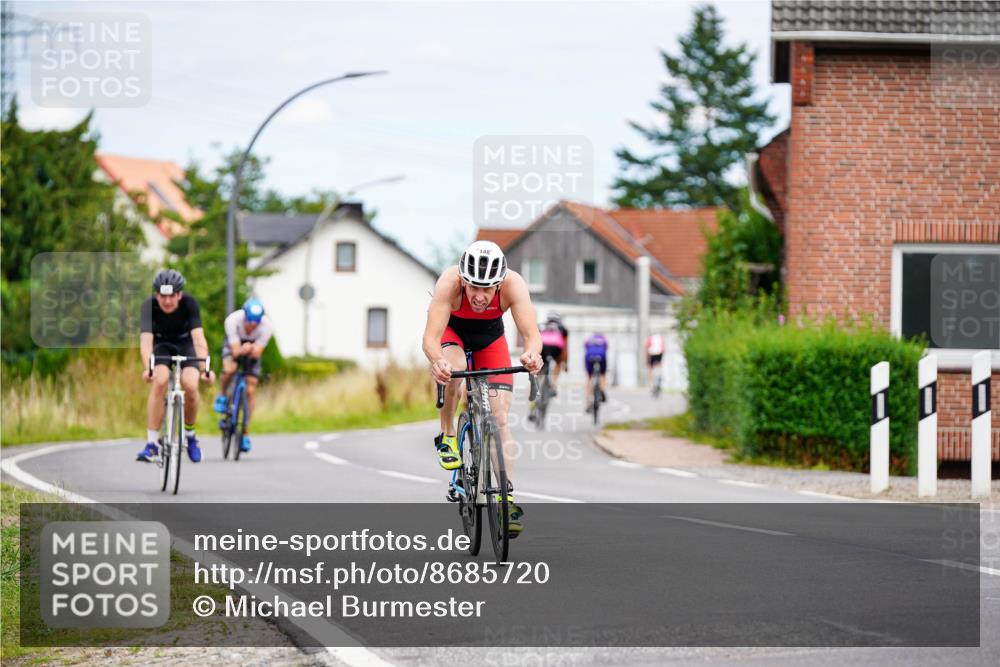 31.08.2025 - Elbe Triathlon Hamburg Michael Burmester http://msf.ph/oto/8685720 31.08.2025 14:12:23 Radfahren 125, 148, 152 meine-sportfotos.de