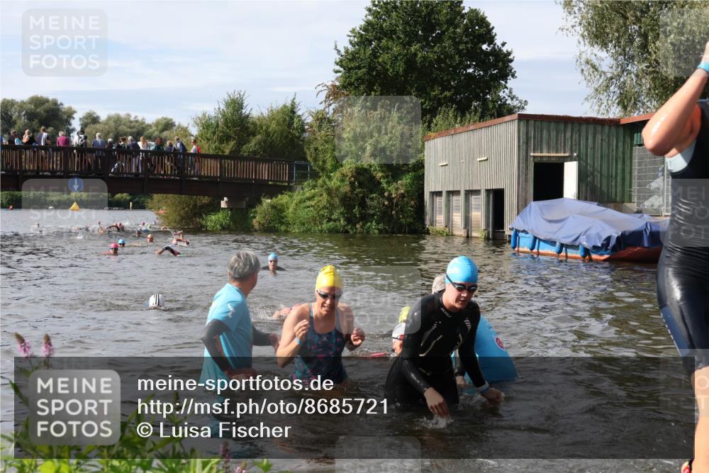 31.08.2025 - Elbe Triathlon Hamburg Luisa Fischer http://msf.ph/oto/8685721 31.08.2025 10:40:54 Schwimmen 1384, 1389, 1434, 1454, 1486 meine-sportfotos.de