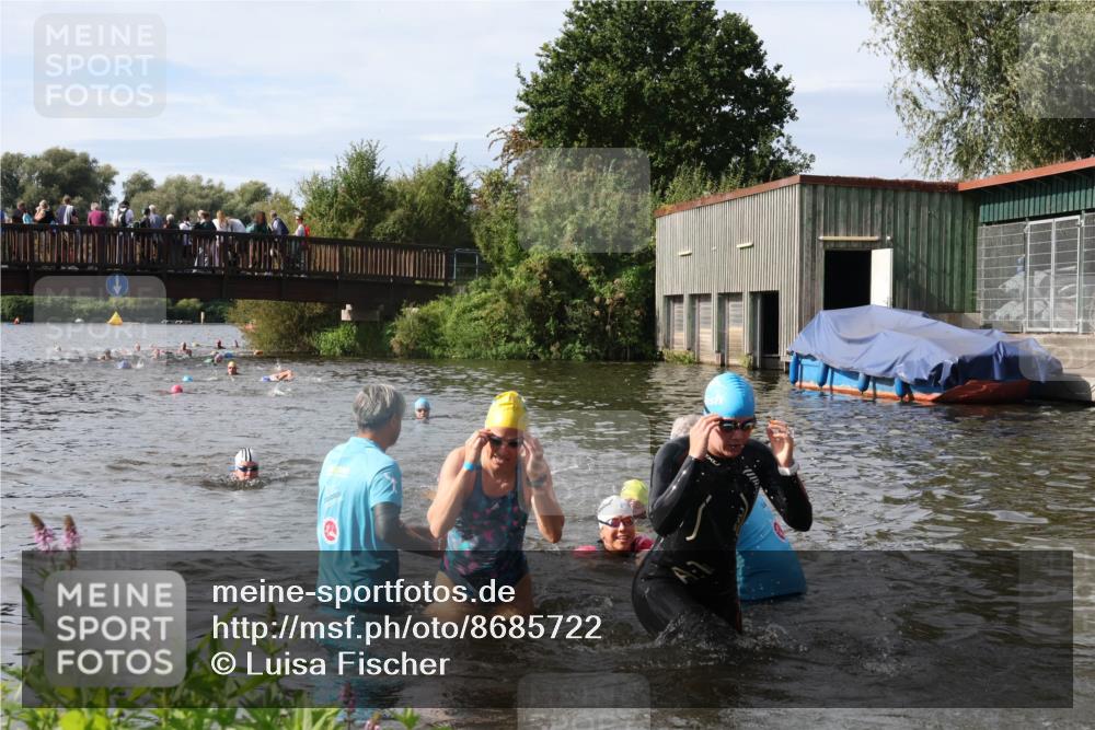 31.08.2025 - Elbe Triathlon Hamburg Luisa Fischer http://msf.ph/oto/8685722 31.08.2025 10:40:54 Schwimmen 1384, 1389, 1434, 1454, 1486 meine-sportfotos.de