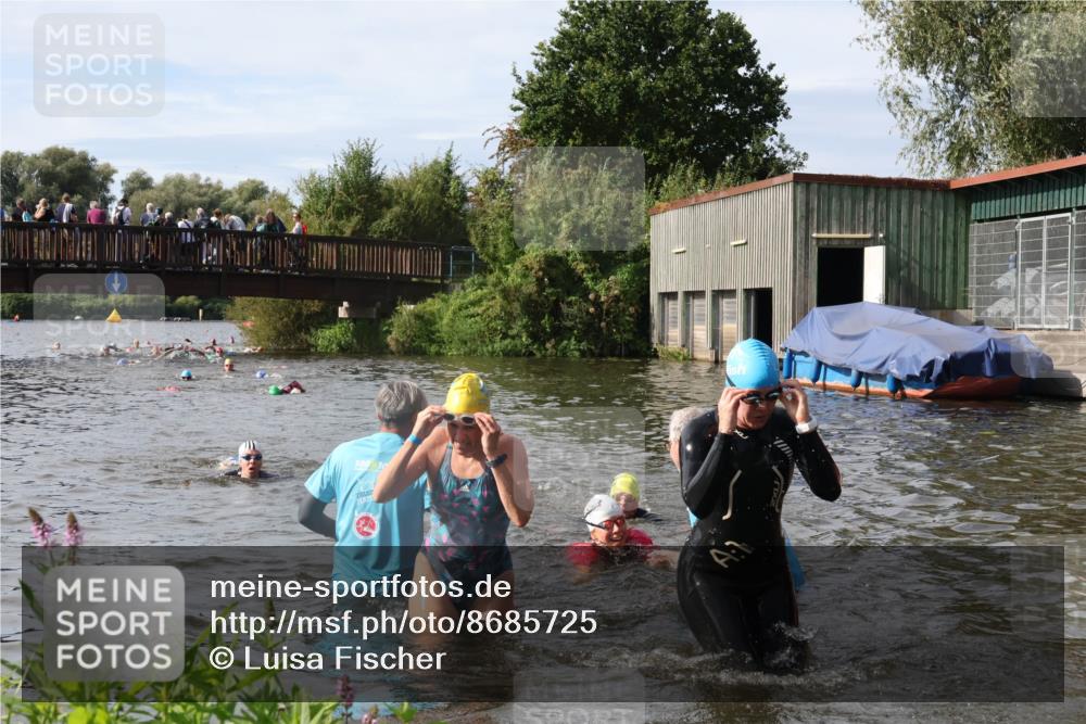 31.08.2025 - Elbe Triathlon Hamburg Luisa Fischer http://msf.ph/oto/8685725 31.08.2025 10:40:54 Schwimmen 1384, 1389, 1434, 1454, 1486 meine-sportfotos.de