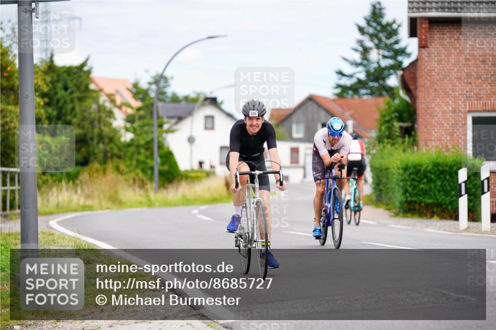 31.08.2025 - Elbe Triathlon Hamburg Michael Burmester http://msf.ph/oto/8685727 31.08.2025 14:12:24 Radfahren 125, 148, 152 meine-sportfotos.de
