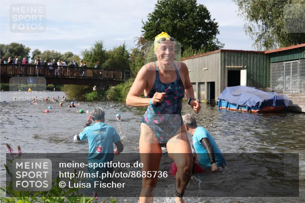 31.08.2025 - Elbe Triathlon Hamburg Luisa Fischer http://msf.ph/oto/8685736 31.08.2025 10:40:57 Schwimmen 1378, 1384, 1389, 1434, 1454, 1479, 1486 meine-sportfotos.de