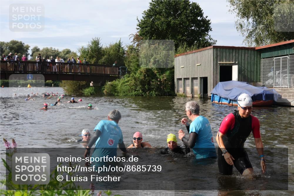 31.08.2025 - Elbe Triathlon Hamburg Luisa Fischer http://msf.ph/oto/8685739 31.08.2025 10:40:59 Schwimmen 1367, 1378, 1389, 1454, 1479, 1486 meine-sportfotos.de