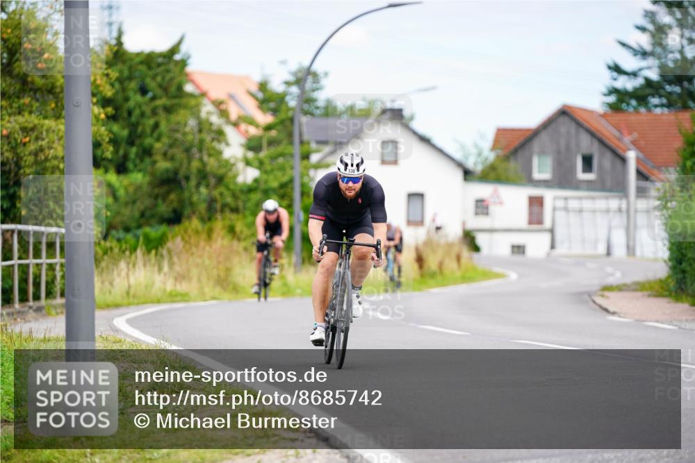 31.08.2025 - Elbe Triathlon Hamburg Michael Burmester http://msf.ph/oto/8685742 31.08.2025 14:12:36 Radfahren 130, 137, 140 meine-sportfotos.de
