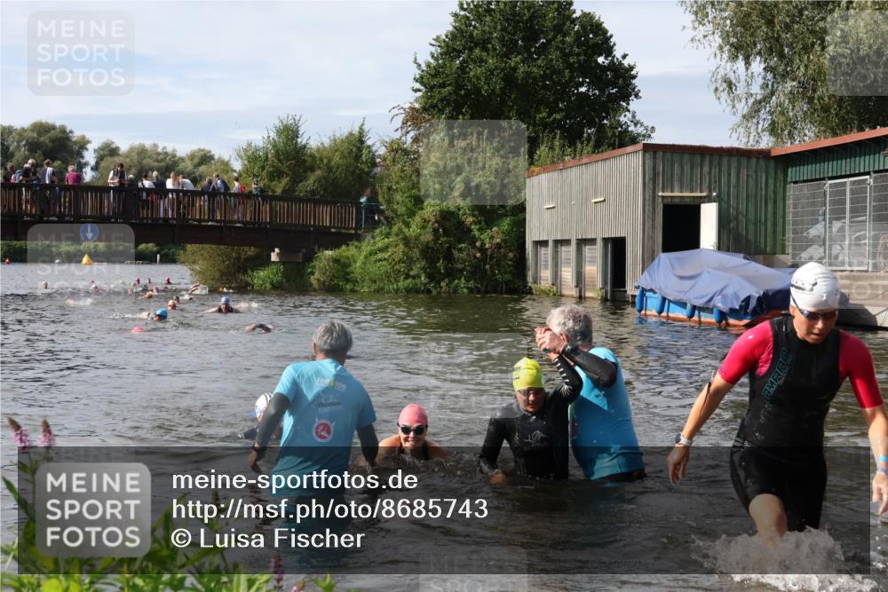 31.08.2025 - Elbe Triathlon Hamburg Luisa Fischer http://msf.ph/oto/8685743 31.08.2025 10:40:59 Schwimmen 1367, 1378, 1389, 1454, 1479, 1486 meine-sportfotos.de