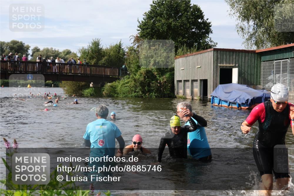 31.08.2025 - Elbe Triathlon Hamburg Luisa Fischer http://msf.ph/oto/8685746 31.08.2025 10:41:00 Schwimmen 1367, 1378, 1389, 1454, 1479, 1486 meine-sportfotos.de