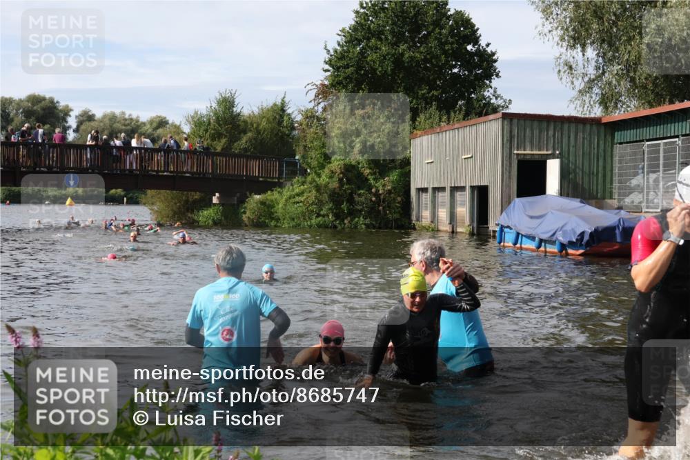 31.08.2025 - Elbe Triathlon Hamburg Luisa Fischer http://msf.ph/oto/8685747 31.08.2025 10:41:00 Schwimmen 1367, 1378, 1389, 1454, 1479, 1486 meine-sportfotos.de