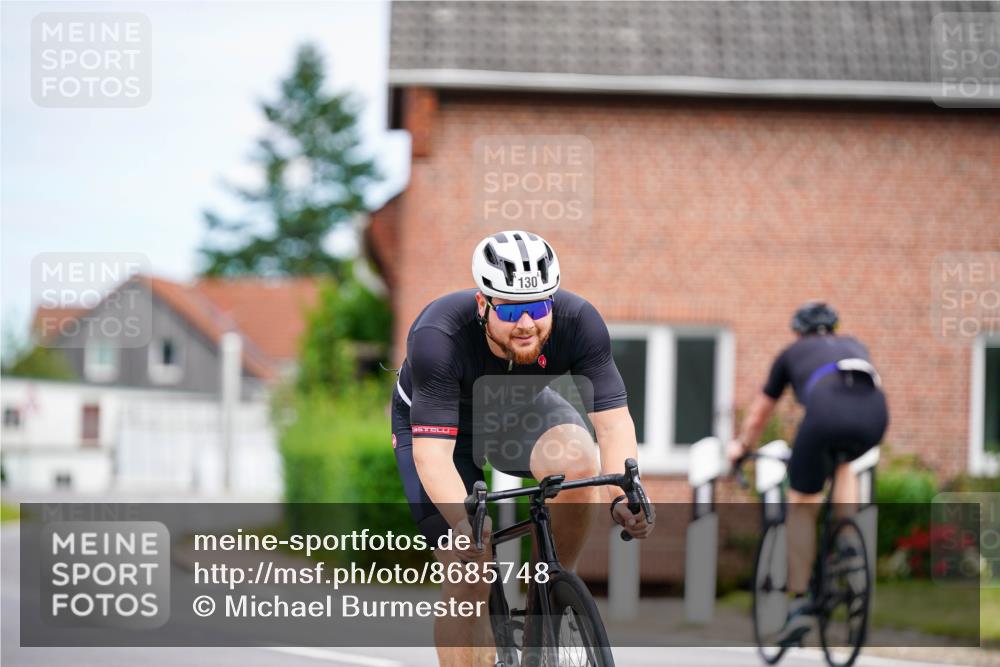 31.08.2025 - Elbe Triathlon Hamburg Michael Burmester http://msf.ph/oto/8685748 31.08.2025 14:12:37 Radfahren 130, 137, 140 meine-sportfotos.de