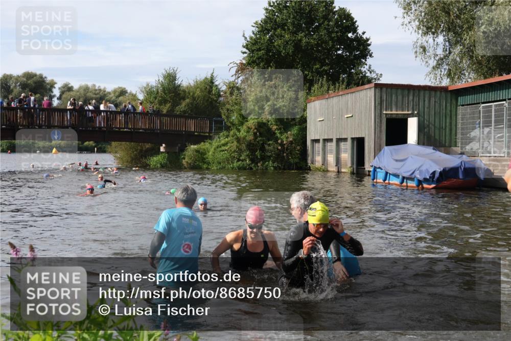 31.08.2025 - Elbe Triathlon Hamburg Luisa Fischer http://msf.ph/oto/8685750 31.08.2025 10:41:01 Schwimmen 1367, 1378, 1389, 1454, 1479, 1486 meine-sportfotos.de
