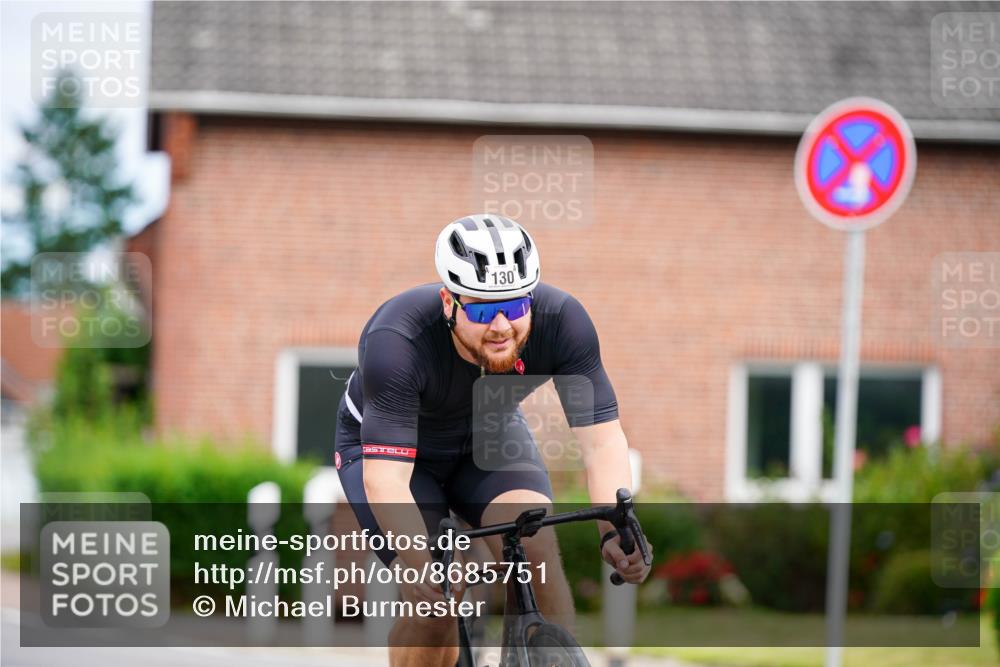31.08.2025 - Elbe Triathlon Hamburg Michael Burmester http://msf.ph/oto/8685751 31.08.2025 14:12:38 Radfahren 130, 137, 140 meine-sportfotos.de