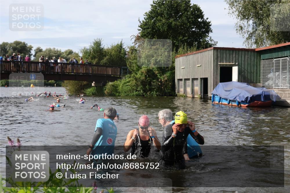 31.08.2025 - Elbe Triathlon Hamburg Luisa Fischer http://msf.ph/oto/8685752 31.08.2025 10:41:01 Schwimmen 1367, 1378, 1389, 1454, 1479, 1486 meine-sportfotos.de