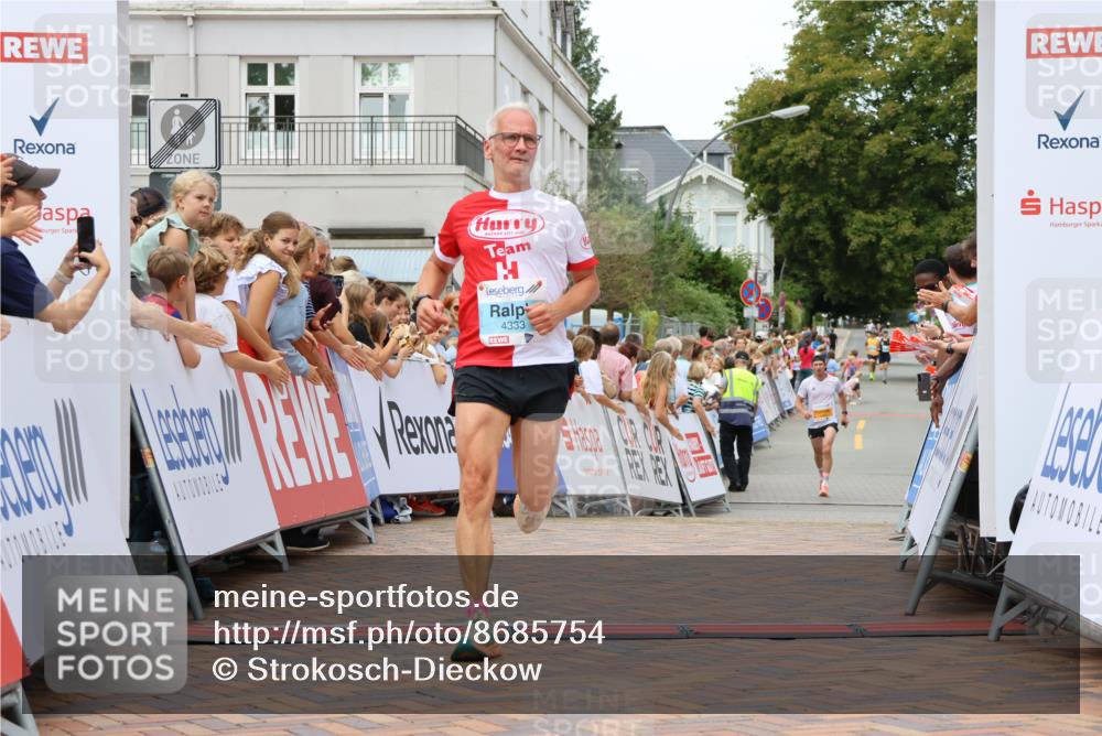 31.08.2025 - 21. Blankeneser Heldenlauf Strokosch-Dieckow http://msf.ph/oto/8685754 31.08.2025 12:00:40 Ziel 5784, 5652, 4144, 4394, 4395, 4333 meine-sportfotos.de
