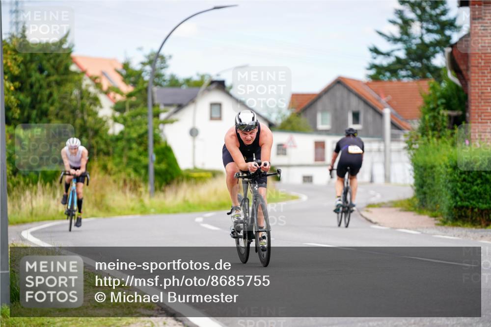 31.08.2025 - Elbe Triathlon Hamburg Michael Burmester http://msf.ph/oto/8685755 31.08.2025 14:12:39 Radfahren 130, 137, 140 meine-sportfotos.de