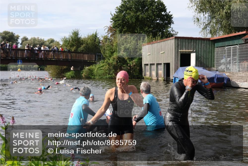 31.08.2025 - Elbe Triathlon Hamburg Luisa Fischer http://msf.ph/oto/8685759 31.08.2025 10:41:03 Schwimmen 1367, 1378, 1479, 1486 meine-sportfotos.de