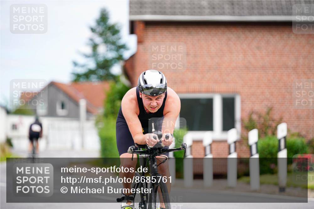 31.08.2025 - Elbe Triathlon Hamburg Michael Burmester http://msf.ph/oto/8685761 31.08.2025 14:12:41 Radfahren 130, 137, 140 meine-sportfotos.de
